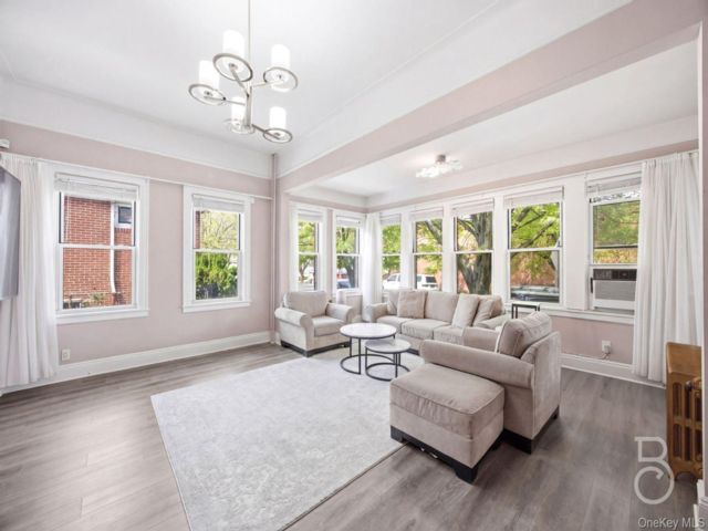 [Glendale Real Estate, listing number 7283476]