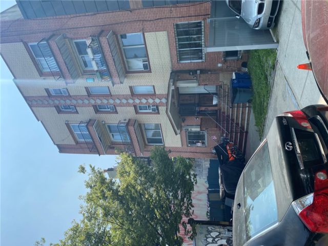  6 BR,  6.00 BTH &nbsp;Contemporary style home in Bedford Stuyvesant