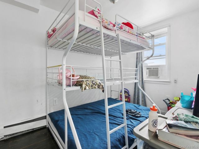 [PHOTO]