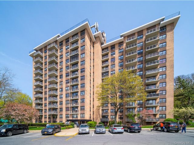 [White Plains Real Estate, listing number 7283573]