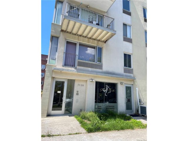  2 BR,  1.00 BTH &nbsp;Other style home in Fresh Meadows