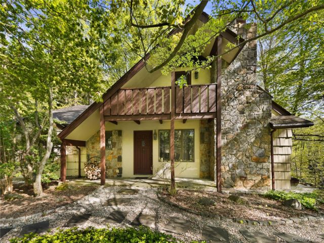  3 BR,  2.00 BTH &nbsp;Chalet style home in Pound Ridge