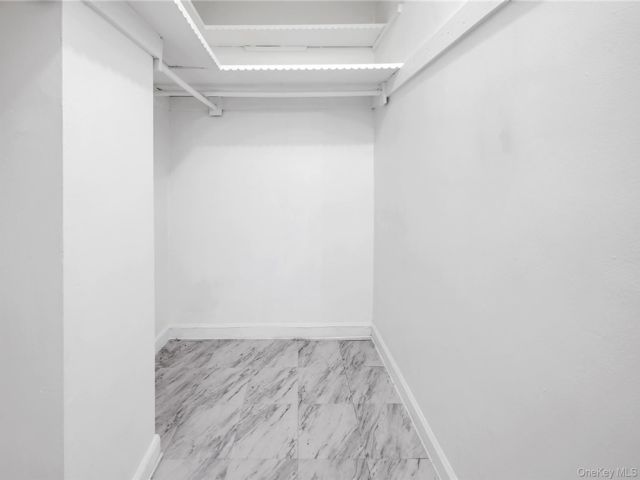 [PHOTO]