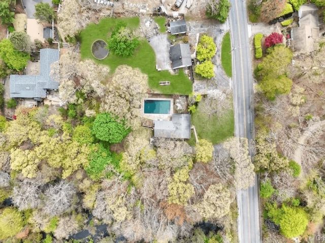  3 BR,  2.00 BTH &nbsp;Ranch style home in Smithtown