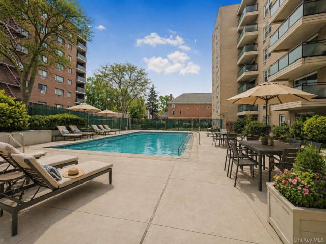 2 BR,  2.00 BTH &nbsp;Other style home in Port Chester