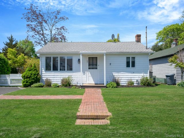  2 BR,  2.00 BTH &nbsp;Ranch style home in South Jamesport