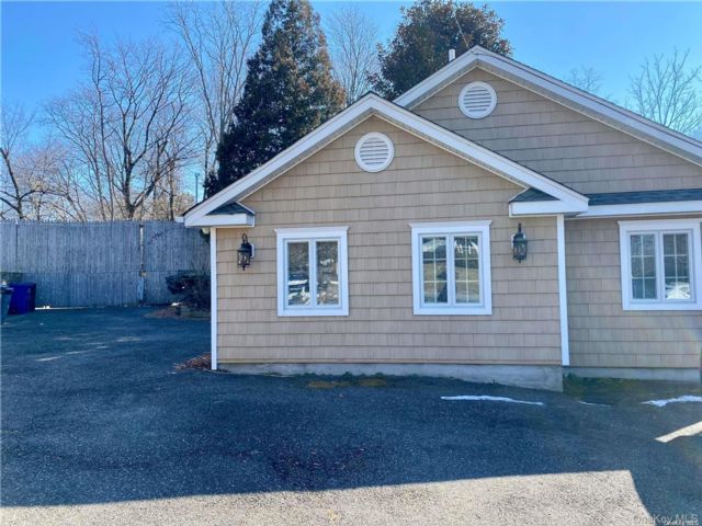  1 BR,  1.00 BTH &nbsp;Cottage style home in Northport