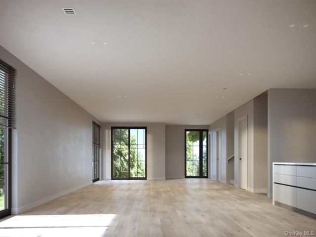 [PHOTO]