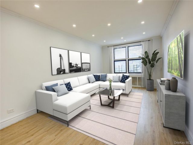  2 BR,  2.00 BTH &nbsp;Other style home in Forest Hills
