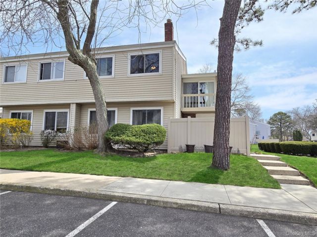  3 BR,  2.00 BTH &nbsp;Condo style home in Holbrook