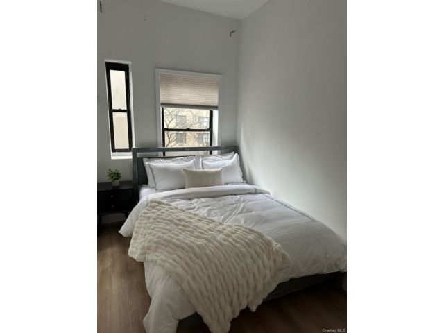 [PHOTO]