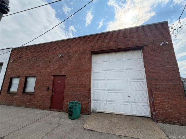 Studio,  0.00 BTH &nbsp;House style home in East Rockaway