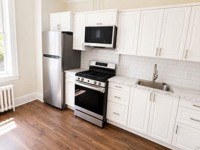  3 BR,  1.00 BTH &nbsp;Modern style home in Maspeth