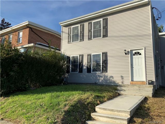  4 BR,  2.00 BTH &nbsp;Colonial style home in Newburgh
