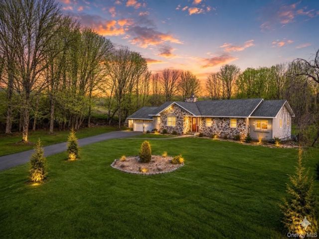  6 BR,  3.00 BTH &nbsp;Contemporary style home in Liberty