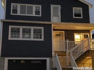  2 BR,  1.00 BTH &nbsp;Contemporary style home in Long Beach