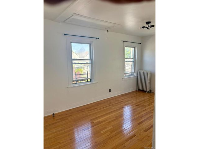  2 BR,  1.00 BTH &nbsp;Colonial style home in South Ozone Park