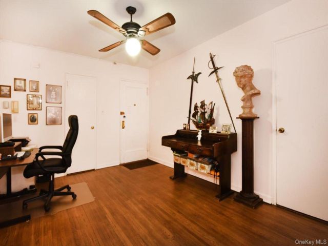  3 BR,  2.00 BTH &nbsp;Garden style home in Briarwood