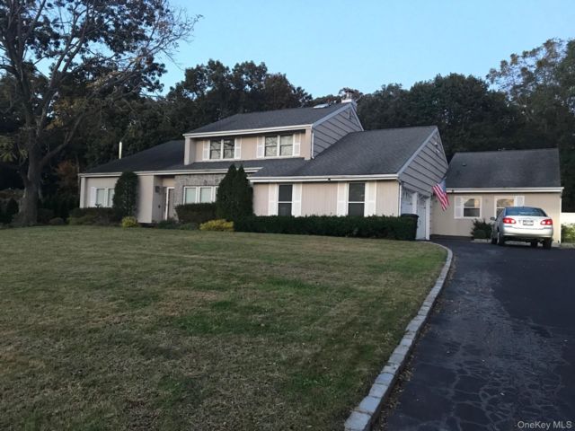  4 BR,  3.00 BTH &nbsp;Contemporary style home in Commack