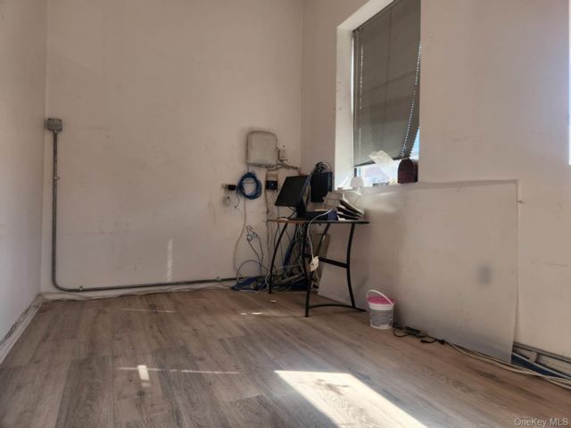 [PHOTO]