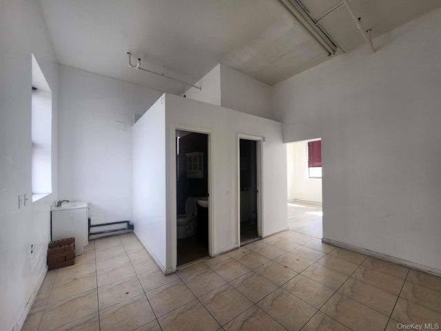 [PHOTO]