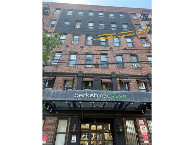  1 BR,  1.00 BTH &nbsp;Other style home in Elmhurst