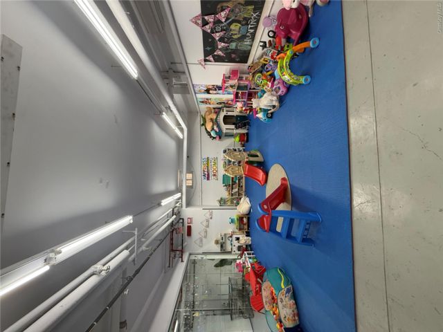 [PHOTO]