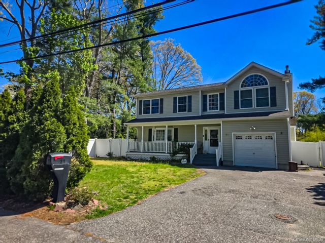 [Middle Island Real Estate, listing number 7284765]