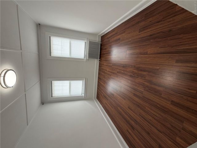 [PHOTO]