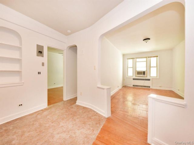 [Jamaica Hills Real Estate, listing number 7284799]