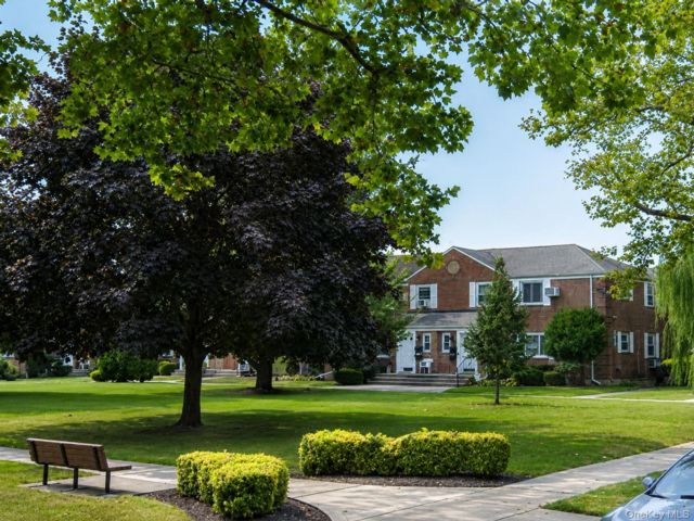  1 BR,  1.00 BTH &nbsp;Other style home in Glen Oaks