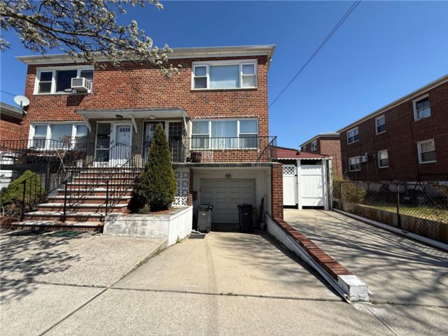  2 BR,  2.00 BTH &nbsp;Modern style home in College Point