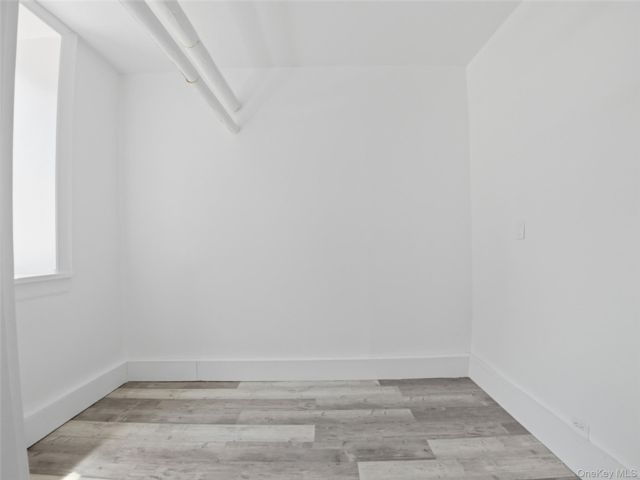 [PHOTO]