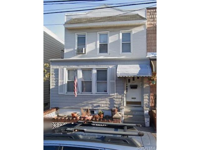  2 BR,  1.00 BTH &nbsp;Colonial style home in Maspeth
