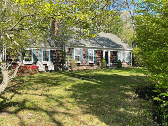  4 BR,  2.00 BTH &nbsp;Cape cod style home in Miller Place