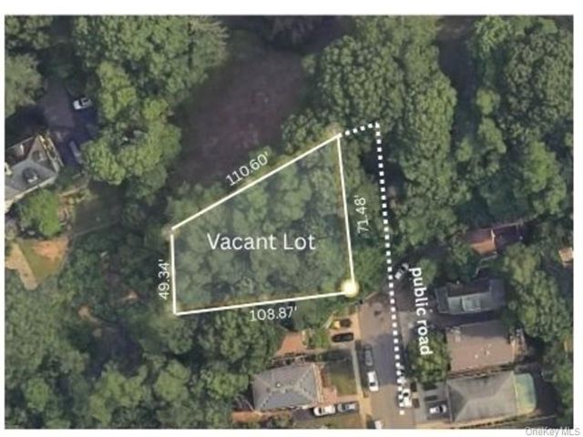 Lot <b>Size:</b>  &nbsp;House style home in Manorhaven