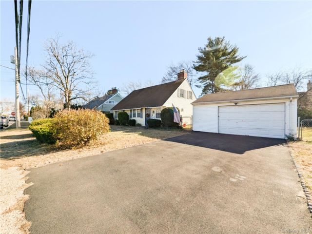Studio,  0.00 BTH &nbsp;House style home in Westbury