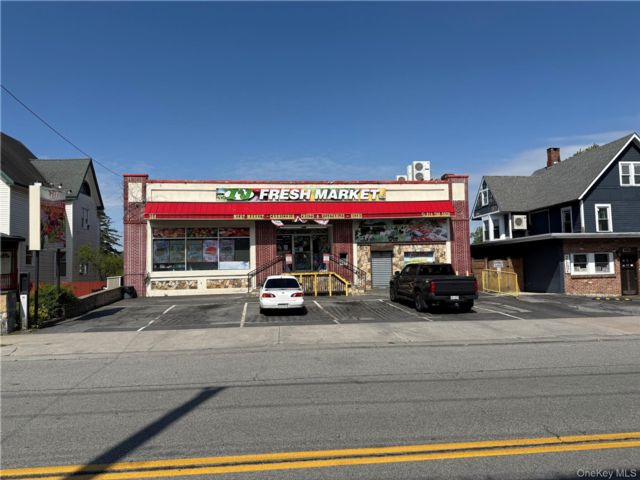 Studio,  0.00 BTH &nbsp;Commercial style home in Peekskill