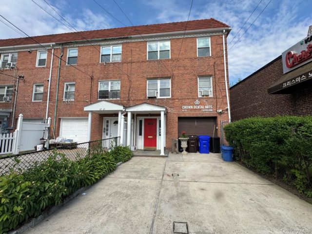  2 BR,  1.00 BTH &nbsp;Other style home in Bayside