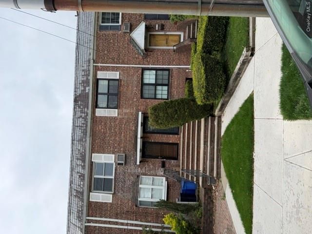 [Whitestone Real Estate, listing number 7285373]