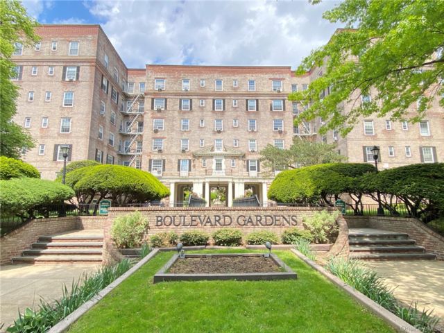  1 BR,  1.00 BTH &nbsp;Other style home in Woodside
