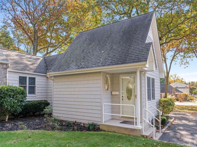  1 BR,  1.00 BTH &nbsp;Other style home in East Northport