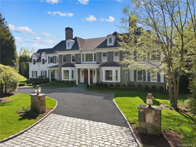  6 BR,  9.00 BTH &nbsp;Colonial style home in Purchase