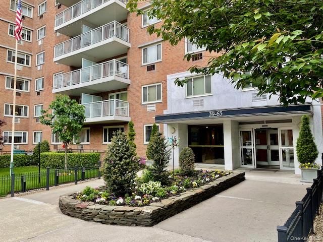 [Woodside Real Estate, listing number 7285622]