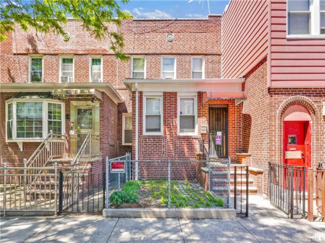 [Astoria Real Estate, listing number 7285635]