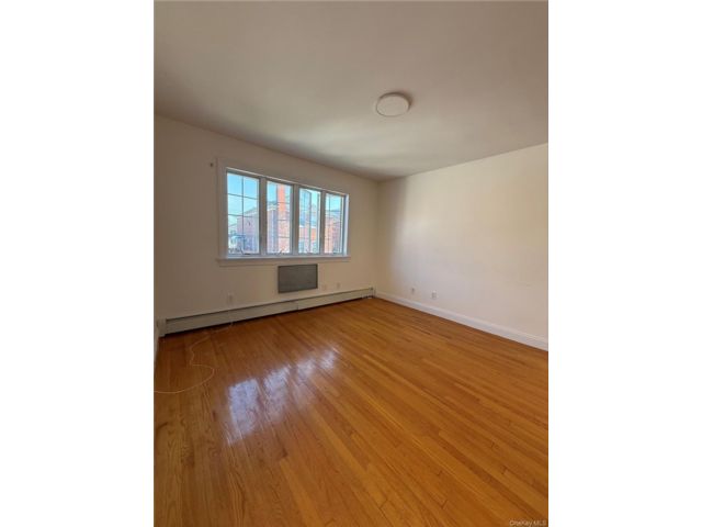 [Whitestone Real Estate, listing number 7286106]