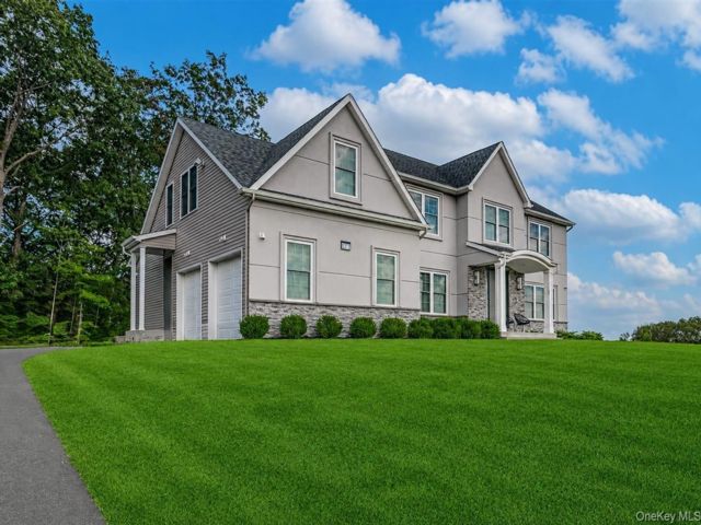  8 BR,  6.00 BTH &nbsp;Colonial style home in Pomona