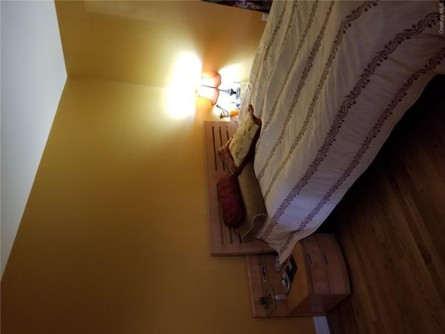 [PHOTO]