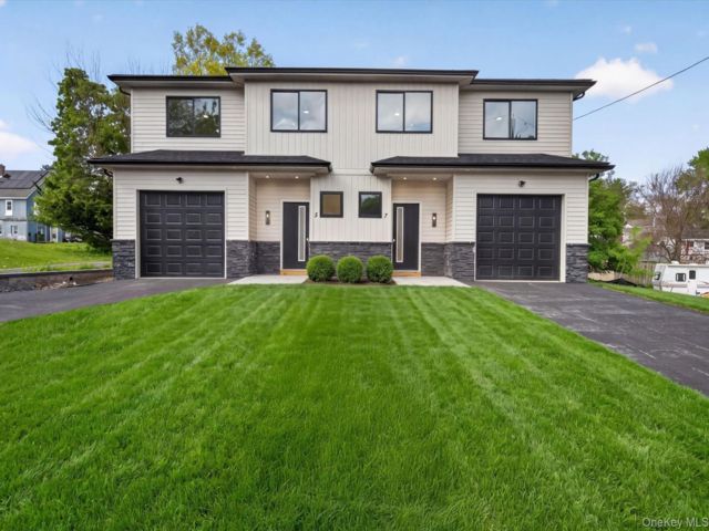  6 BR,  6.00 BTH &nbsp;Modern style home in Middletown