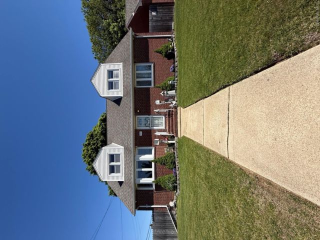  2 BR,  1.00 BTH &nbsp;Cape cod style home in Massapequa